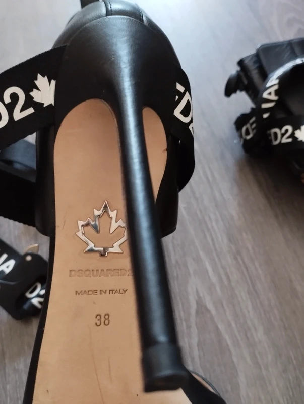 Dsquared2 Buckle Heel (38)