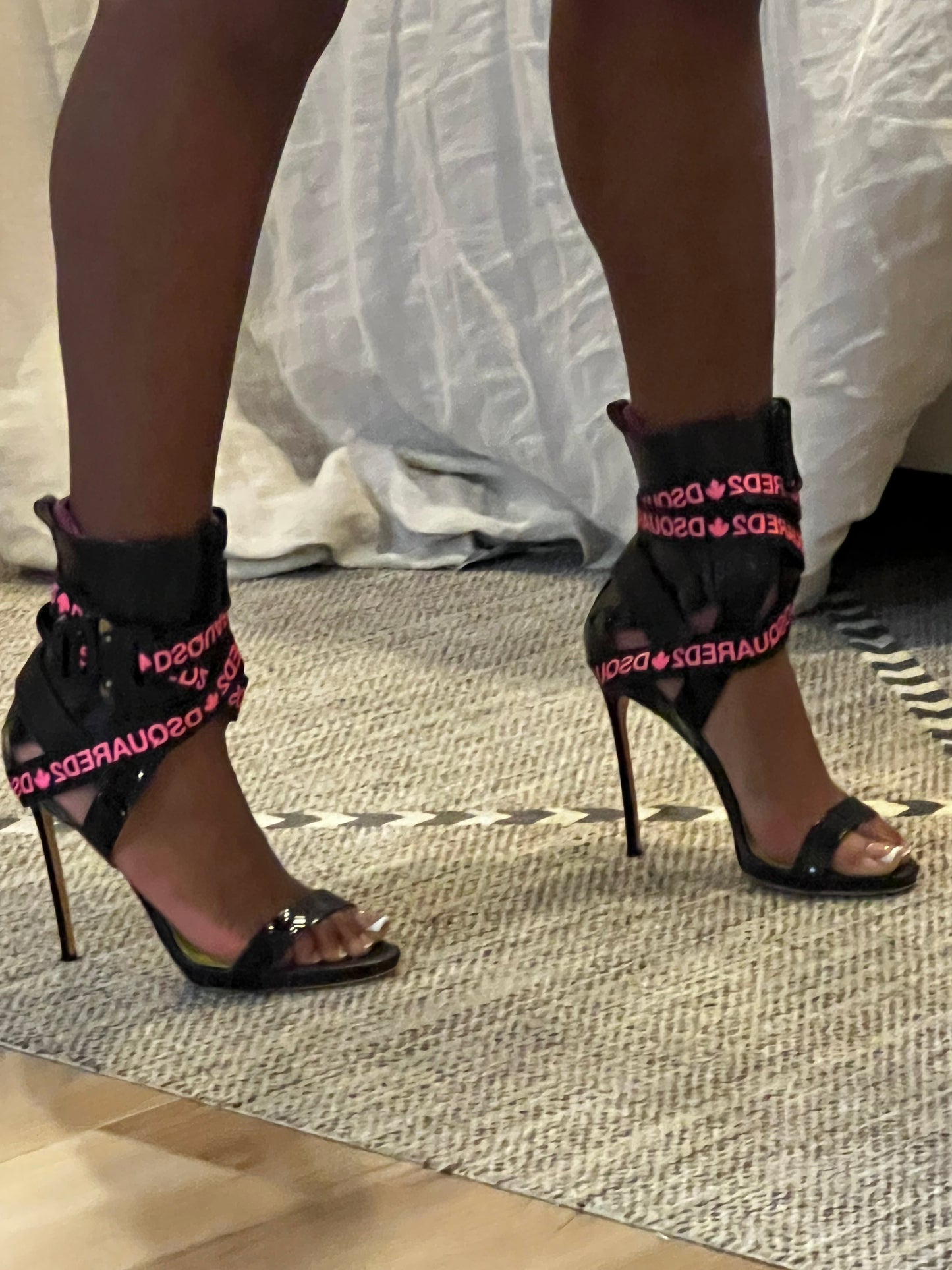 Dsquared2 buckle heel (41)