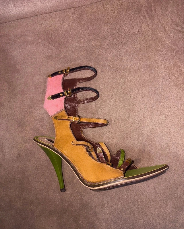 LV 2006 Heel (39)