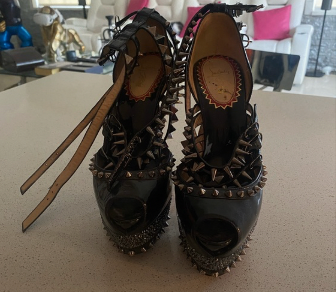 20th Anniversary Isolde Louboutin (39.5)