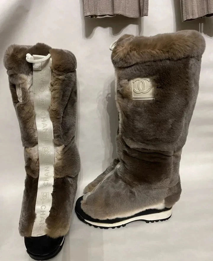 Chanel Apres Ski Boots (41)
