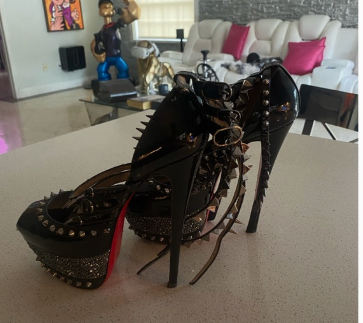 20th Anniversary Isolde Louboutin (39.5)