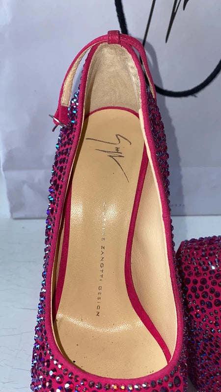 Giuseppe Karina Wedge (38.5)