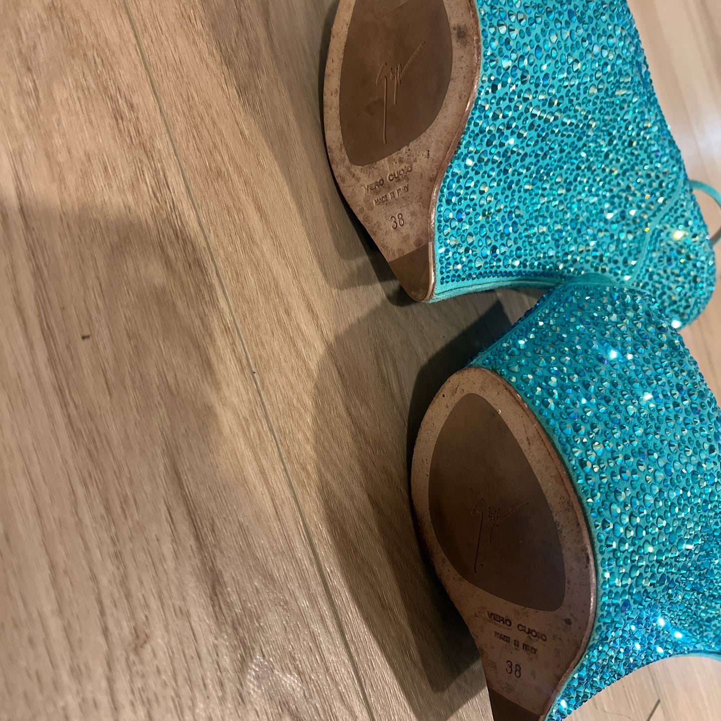 Giuseppe Karina Wedge (38)